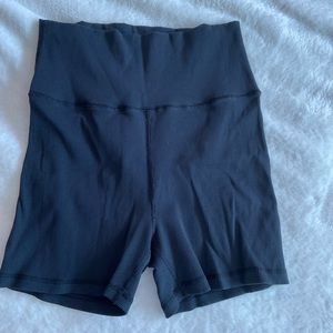 Black ribbed Aerie biker shorts